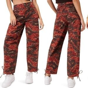 NWT Good American Uniform Camouflage Pants Desert Camo cargo pants 6/28